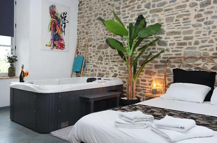 La Douce Nuit Apartment Fougeres 0*,  France